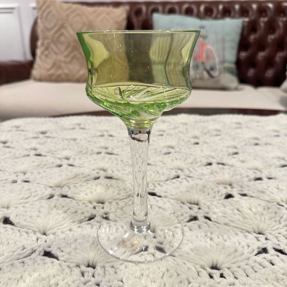 HUNGARIAN CRYSTAL Light Green Diamond‎ Cut Wine Glass 1- piece NEW